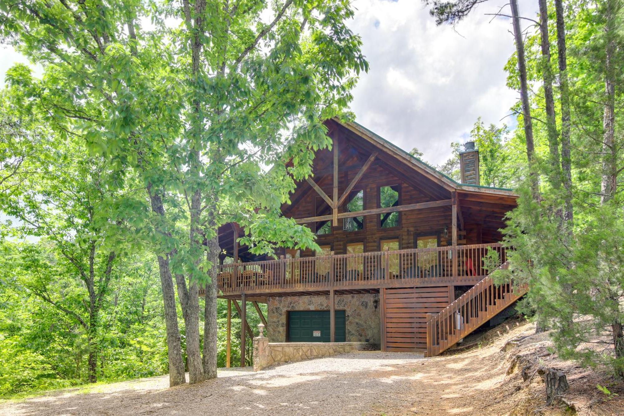 Sevierville Cabin With Deck Minutes To Pigeon Forge Luaran gambar